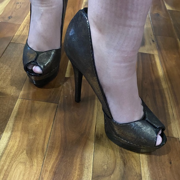 Jessica Simpson heels - Picture 3 of 8